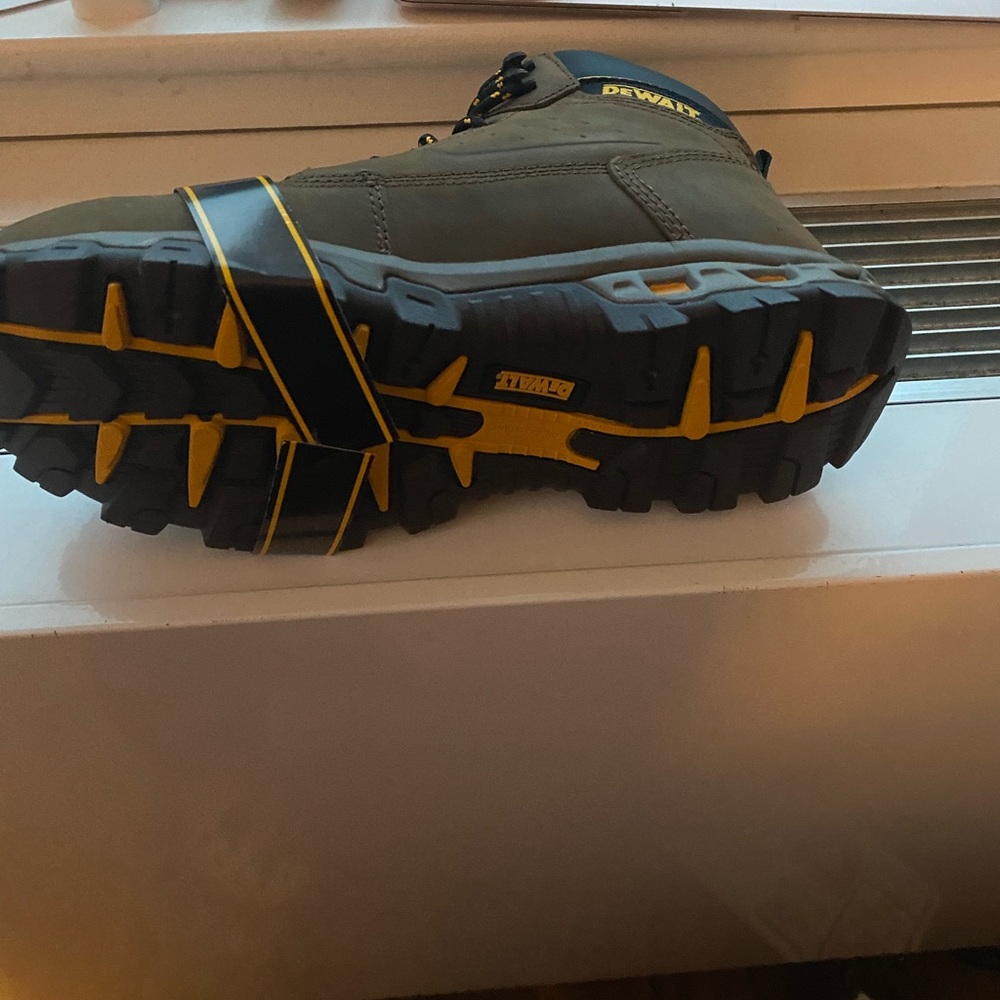 Men work boots